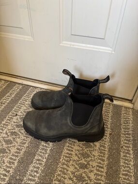 Blundstone Men’s Chukka Boots in Dark Gray/Black